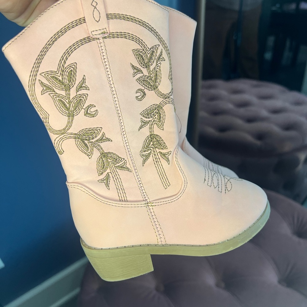 Floral Embroidered Pink Western Boots